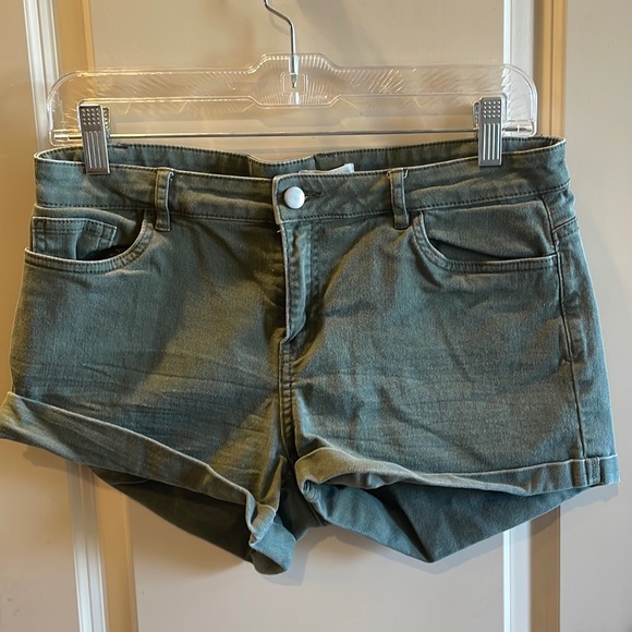 H&M Pants - H&M distressed olive shorts
